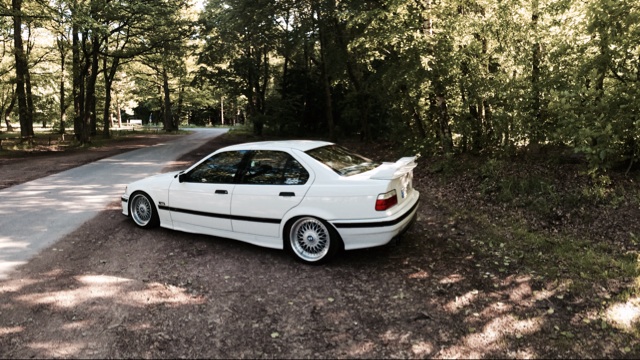 white.stanced.twen'yeight.sedan - 3er BMW - E36