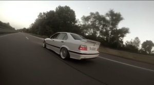white.stanced.twen'yeight.sedan - 3er BMW - E36