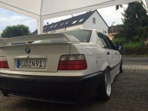 white.stanced.twen'yeight.sedan - 3er BMW - E36