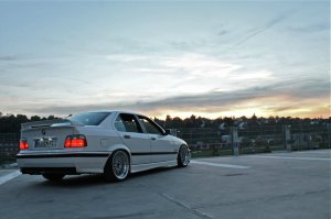 white.stanced.twen'yeight.sedan - 3er BMW - E36