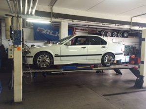 white.stanced.twen'yeight.sedan - 3er BMW - E36 white.stanced.twen'yeight.sedan - 3er BMW - E36