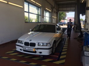 white.stanced.twen'yeight.sedan - 3er BMW - E36 white.stanced.twen'yeight.sedan - 3er BMW - E36