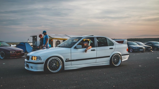 white.stanced.twen'yeight.sedan - 3er BMW - E36