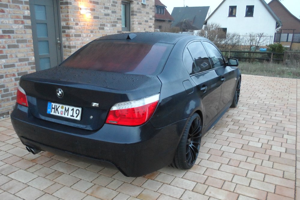 550i M-Paket Carbonschwarz - 5er BMW - E60 / E61