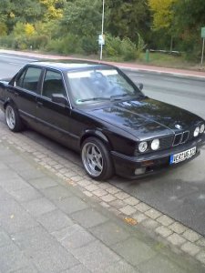 E30 - schwarz & Oldschool - 3er BMW - E30