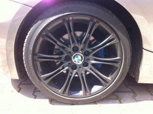 BMW M Doppelspeiche 135 Felge in 8x18 ET 47 mit Hankook ventus s1 evo Reifen in 225/40/18 montiert vorn Hier auf einem Z4 BMW E85 3.0i (Roadster) Details zum Fahrzeug / Besitzer