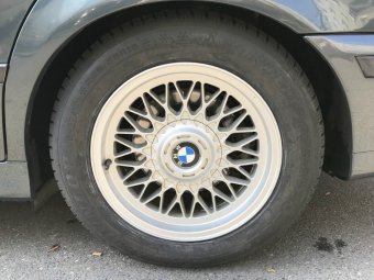 BMW Styling 5 Felge in 7x16 ET 20 mit Dunlop Winter Sport 5 Reifen in 225/55/16 montiert hinten Hier auf einem 5er BMW E39 540i (Limousine) Details zum Fahrzeug / Besitzer