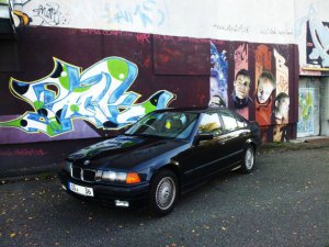 BMW 318i Limousine Diamantschwarz - 3er BMW - E36