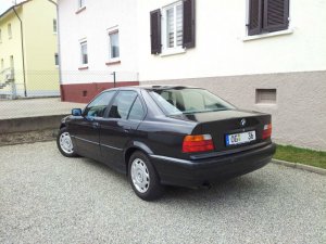 BMW 318i Limousine Diamantschwarz - 3er BMW - E36