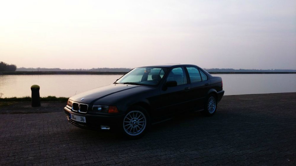 BMW 318i Limousine Diamantschwarz - 3er BMW - E36