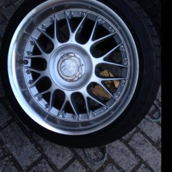 Keskin KT4 Felge in 9x16 ET  mit Toyo  Reifen in 215/40/16 montiert vorn mit 15 mm Spurplatten und mit folgenden Nacharbeiten am Radlauf: gebrdelt und gezogen Hier auf einem 3er BMW E30 325i (Touring) Details zum Fahrzeug / Besitzer
