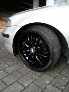 BMW Styling 72 M V-Speiche Felge in 8x18 ET 47 mit BMW pirelli Reifen in 225/40/18 montiert vorn Hier auf einem 3er BMW E46 325ti (Compact) Details zum Fahrzeug / Besitzer