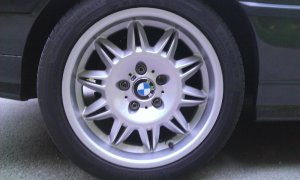 BMW Styling 39 Felge in 7.5x17 ET 41 mit Continental Sport contact 5 Reifen in 225/45/17 montiert vorn Hier auf einem 3er BMW E36 320i (Coupe) Details zum Fahrzeug / Besitzer