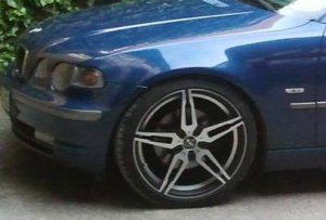 Barracuda Starzz Felge in 8.5x19 ET 38 mit Bridgestone S001 Reifen in 235/35/19 montiert vorn und mit folgenden Nacharbeiten am Radlauf: Kanten gebrdelt Hier auf einem 3er BMW E46 325ti (Compact) Details zum Fahrzeug / Besitzer