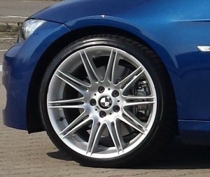 BMW LM Rad M Doppelspeiche 225 Felge in 8x19 ET 37 mit Bridgestone RE050A Reifen in 225/35/19 montiert vorn Hier auf einem 3er BMW E92 335i (Coupe) Details zum Fahrzeug / Besitzer