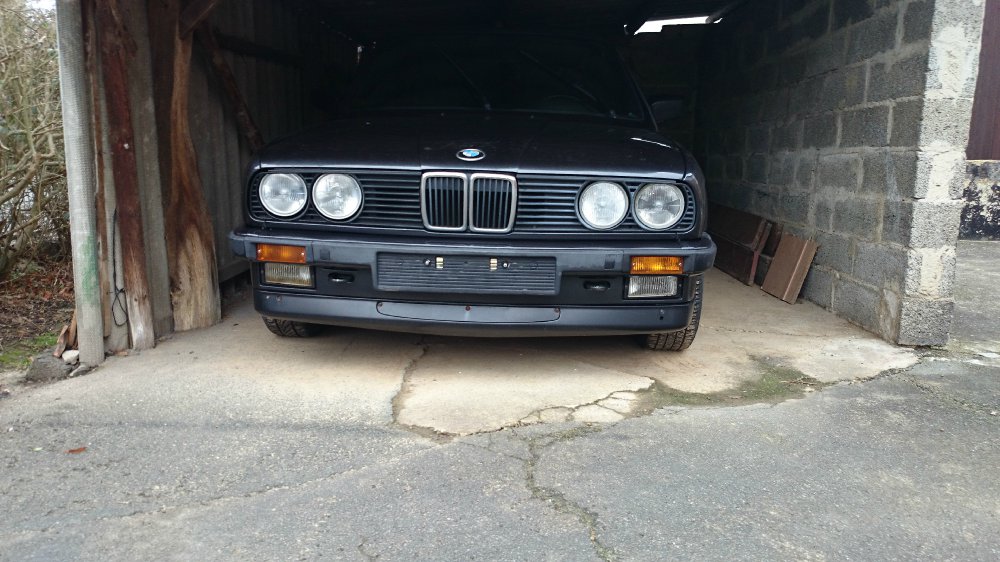 Miss Black - 3er BMW - E30