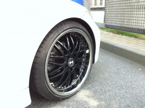 royal wheels Royal GT Felge in 8.5x19 ET 35 mit Dunlop GTX Sport Reifen in 225/35/19 montiert vorn mit 15 mm Spurplatten Hier auf einem 3er BMW E90 320i (Limousine) Details zum Fahrzeug / Besitzer