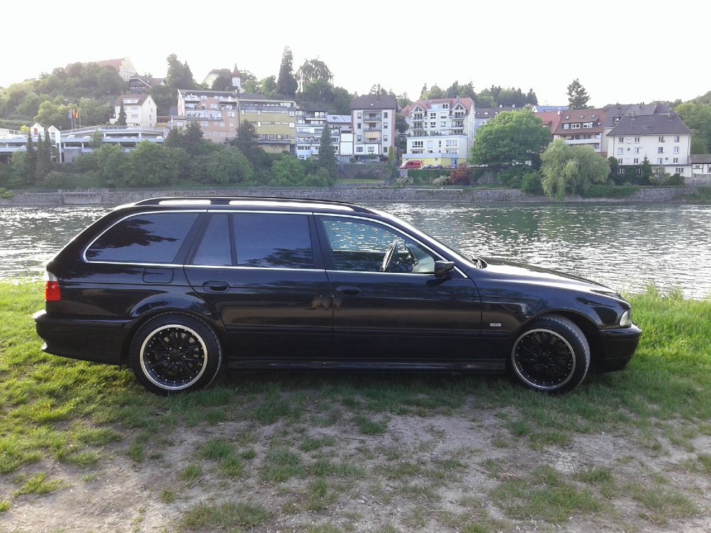 530i Touring in Sapphirschwarz Metallic - 5er BMW - E39