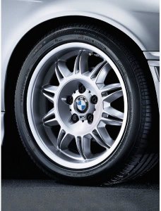 BMW Styling 39 Felge in 7.5x17 ET 41 mit Hankook EVO V12 Reifen in 215/45/17 montiert vorn Hier auf einem 3er BMW E36 323i (Touring) Details zum Fahrzeug / Besitzer