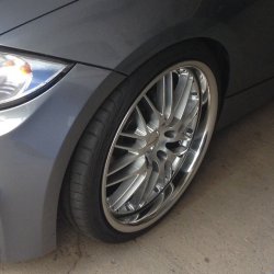 eMotion Wasabi Silber Felge in 8.5x19 ET 35 mit Yokohama Advan Sport Reifen in 225/35/19 montiert vorn Hier auf einem 1er BMW E87 116i (5-Türer) Details zum Fahrzeug / Besitzer