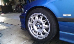 BMW Styling 39 Felge in 7.5x17 ET 41 mit Bridgestone  Reifen in 225/45/17 montiert vorn mit 10 mm Spurplatten Hier auf einem 3er BMW E36 M3 3.2 (Coupe) Details zum Fahrzeug / Besitzer