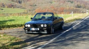 E30, 325i Cabrio Diamantschwarz Metallic - 3er BMW - E30