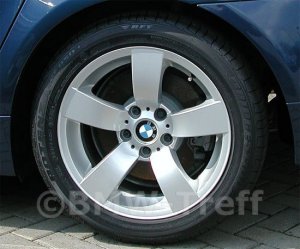 BMW Styling 122 Felge in 8x17 ET 20 mit Dunlop Winter Sport M3 Reifen in 245/45/17 montiert vorn Hier auf einem 7er BMW E38 750i (Limousine) Details zum Fahrzeug / Besitzer