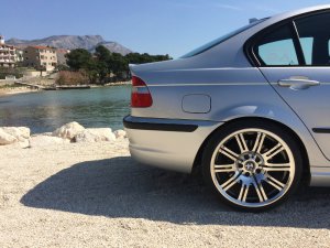 BMW Style 67 M-Doppelspeiche poliert Felge in 9.5x19 ET 27 mit Michelin  Reifen in 255/30/19 montiert hinten und mit folgenden Nacharbeiten am Radlauf: gebrdelt und gezogen Hier auf einem 3er BMW E46 330i (Limousine) Details zum Fahrzeug / Besitzer