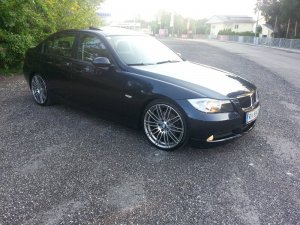 BMW E90 318i Monacoblau - 3er BMW - E90 / E91 / E92 / E93