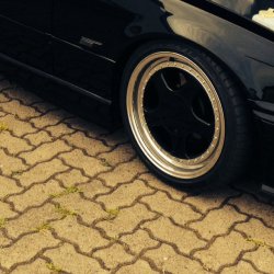 Keskin KT1 Felge in 8.5x17 ET 35 mit Bridgestone  Reifen in 215/40/17 montiert vorn mit 15 mm Spurplatten Hier auf einem 3er BMW E36 328i (Cabrio) Details zum Fahrzeug / Besitzer