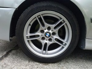 BMW Styling 66 Felge in 8x17 ET 20 mit Pirelli sport Reifen in 235/45/17 montiert hinten Hier auf einem 5er BMW E39 530d (Touring) Details zum Fahrzeug / Besitzer