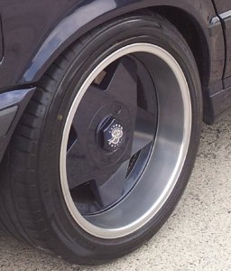 Borbet A Felge in 10x17 ET 25 mit Nokian Reifen Z G2 Reifen in 255/40/17 montiert hinten Hier auf einem 5er BMW E34 540i (Touring) Details zum Fahrzeug / Besitzer