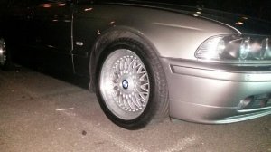 BBS RC090 Felge in 8.5x17 ET 20 mit Hankook  Reifen in 235/45/17 montiert vorn Hier auf einem 5er BMW E39 520i (Limousine) Details zum Fahrzeug / Besitzer