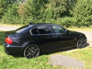 BMW E90 330D Black-Performance M 624 20" - 3er BMW - E90 / E91 / E92 / E93 BMW E90 330D Black-Performance M 624 20" - 3er BMW - E90 / E91 / E92 / E93