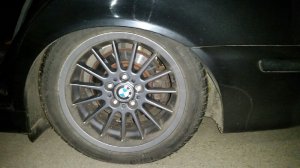 BMW styling 32 carbongrau Felge in 8x17 ET 20 mit Pirelli  Reifen in 235/40/17 montiert vorn Hier auf einem 5er BMW E39 523i (Limousine) Details zum Fahrzeug / Besitzer