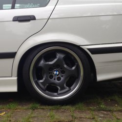 BMW Styling 23 M Kontur Felge in 8.5x17 ET 41 mit Michelin  Reifen in 235/40/17 montiert hinten Hier auf einem 3er BMW E36 328i (Limousine) Details zum Fahrzeug / Besitzer