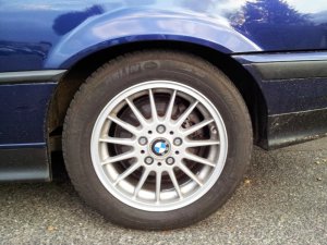 BMW Styling 32 Felge in 7x16 ET 47 mit Michelin Alpin Reifen in 205/50/16 montiert hinten Hier auf einem 3er BMW E36 320i (Coupe) Details zum Fahrzeug / Besitzer