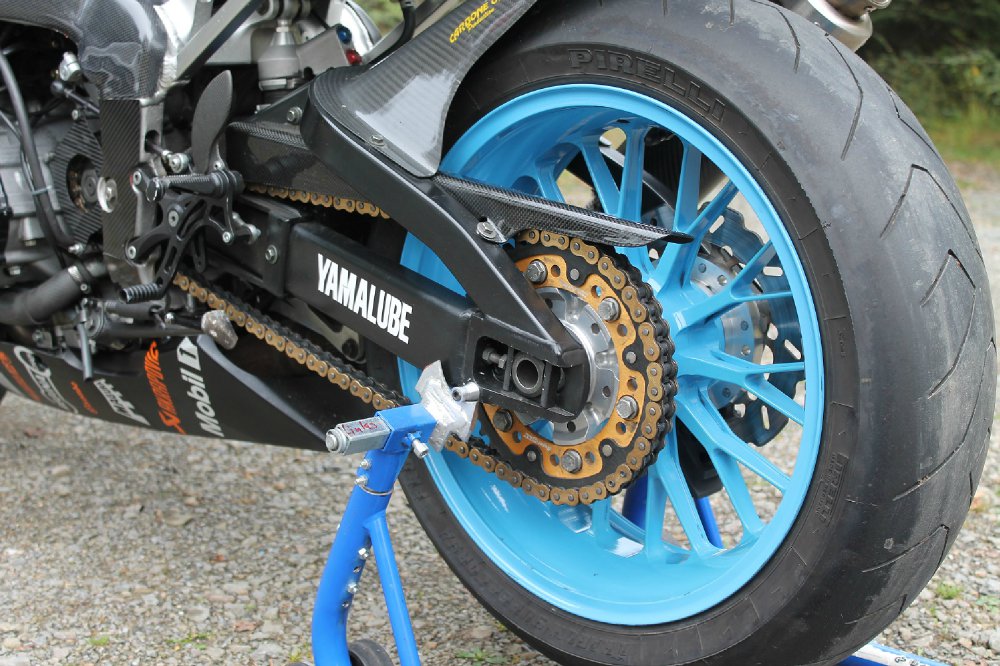 Yamaha R1 RN04 Streetrace-Umbau - Fremdfabrikate