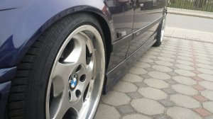 BMW Styling 21 Felge in 8x17 ET 20 mit Semperit Speed Life 2 Reifen in 205/45/17 montiert vorn und mit folgenden Nacharbeiten am Radlauf: Kanten gebrdelt Hier auf einem 3er BMW E36 325i (Cabrio) Details zum Fahrzeug / Besitzer