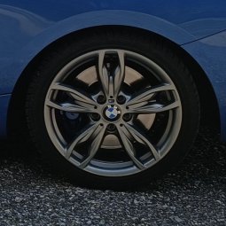 BMW 436M Felge in 8x18 ET 52 mit Michelin Pilot Sport 4 Reifen in 245/30/18 montiert hinten mit 12 mm Spurplatten Hier auf einem 2er BMW F22 M235i (Coupe) Details zum Fahrzeug / Besitzer