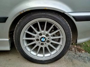BMW style 32 Felge in 7.5x17 ET 47 mit Goodyear Eagle F1 Asymmetric 2 Reifen in 215/45/17 montiert hinten Hier auf einem 3er BMW E36 316i (Compact) Details zum Fahrzeug / Besitzer