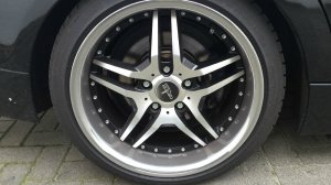 Corniche Sport Wheels Vegas Felge in 9x18 ET 35 mit Dunlop Sportmaxx Reifen in 225/40/18 montiert hinten mit 6 mm Spurplatten Hier auf einem 3er BMW E91 320d (Touring) Details zum Fahrzeug / Besitzer