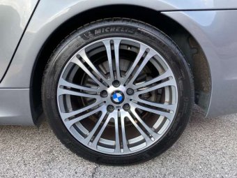 BMW M Felge in 9.5x18 ET  mit BMW  Reifen in 245/55/18 montiert hinten Hier auf einem 5er BMW E61 525d (Touring) Details zum Fahrzeug / Besitzer