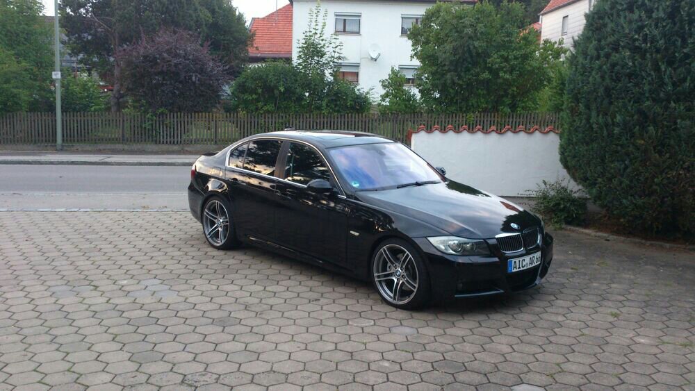 BMW e90 330i - 3er BMW - E90 / E91 / E92 / E93