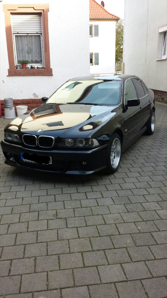 Black E39 - 5er BMW - E39