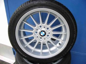 BMW Radial 32 Felge in 8x17 ET 34 mit Michelin  Reifen in 225/45/17 montiert vorn mit 10 mm Spurplatten Hier auf einem 3er BMW E90 320d (Limousine) Details zum Fahrzeug / Besitzer