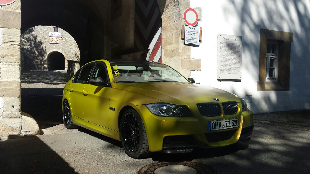 E90 M4 Bitter Yellow Satin - 3er BMW - E90 / E91 / E92 / E93