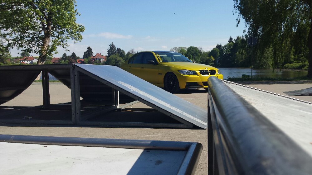 E90 M4 Bitter Yellow Satin - 3er BMW - E90 / E91 / E92 / E93