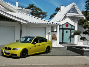 E90 M4 Bitter Yellow Satin - 3er BMW - E90 / E91 / E92 / E93