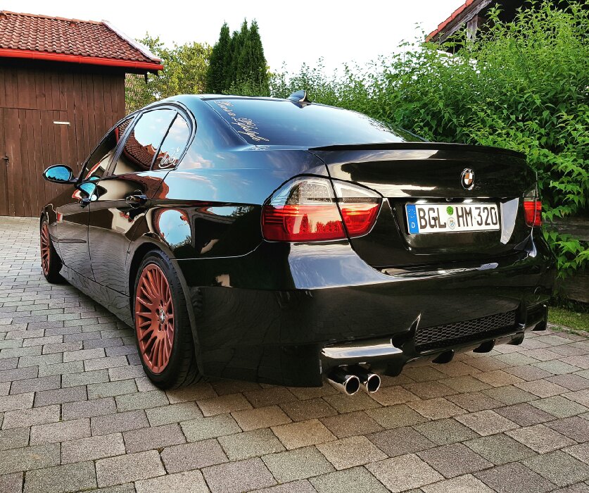 BMW E90 - Black Sapphire Metallic - 3er BMW - E90 / E91 / E92 / E93